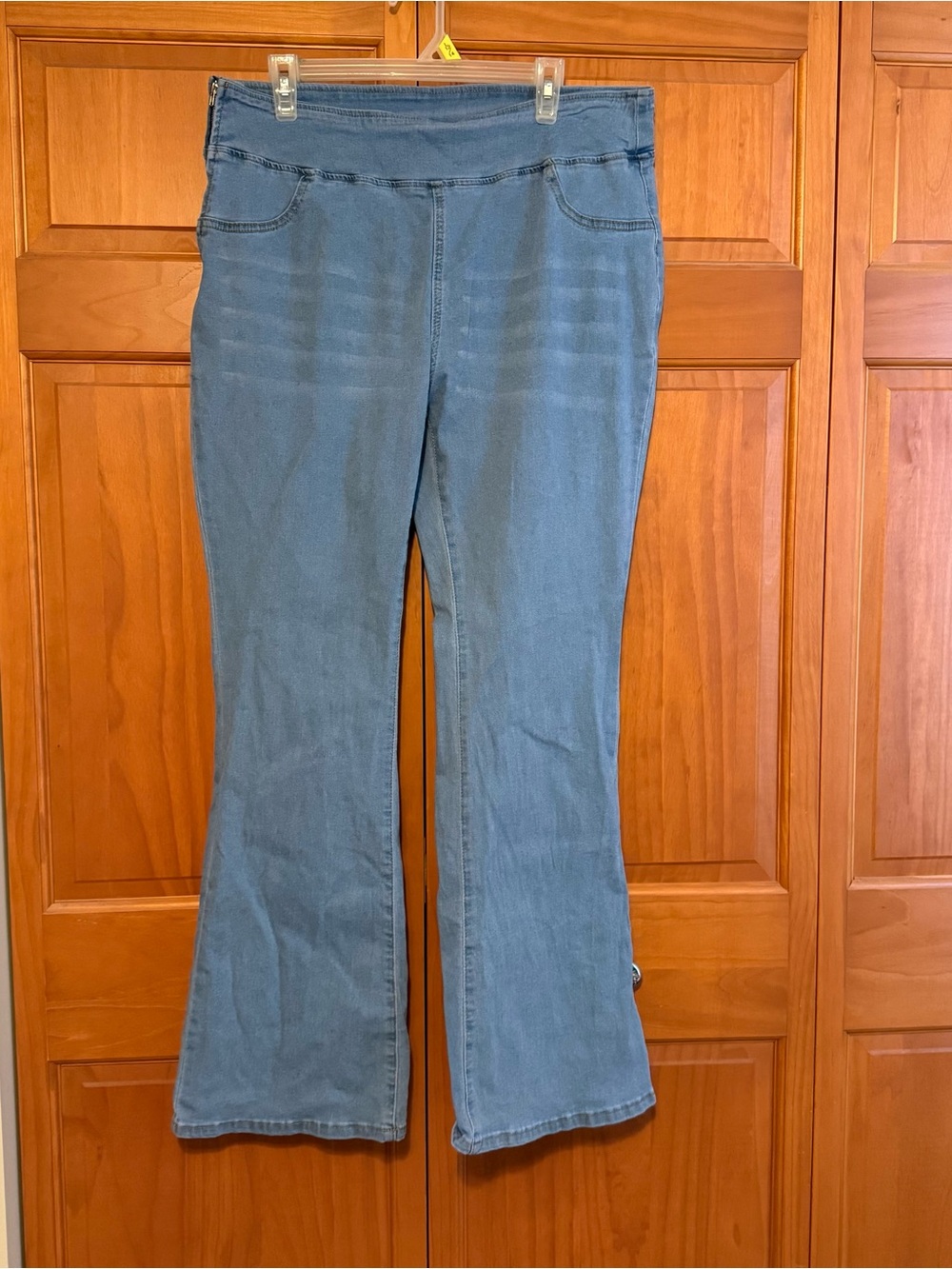 Women’s Flared Jeans - Blue